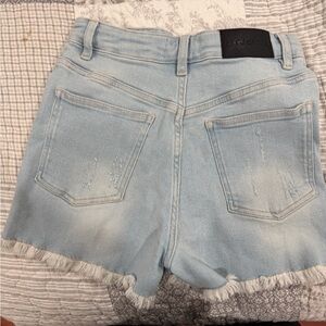 FitJeans High-Waisted Distressed Denim Shorts – XS